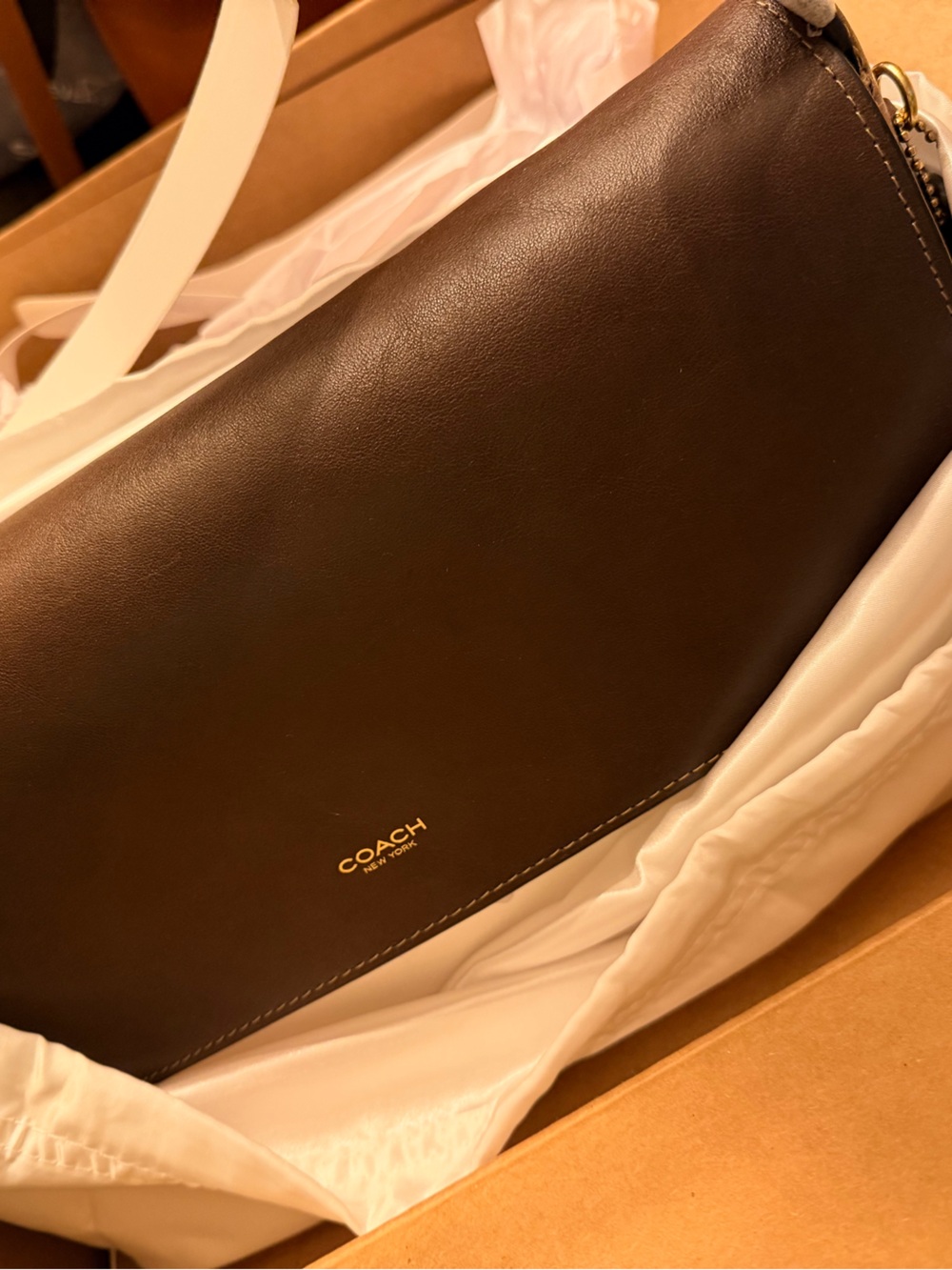 Coach Chelsea 36 Shoulder Bag in Maple - Picture 2 of 9